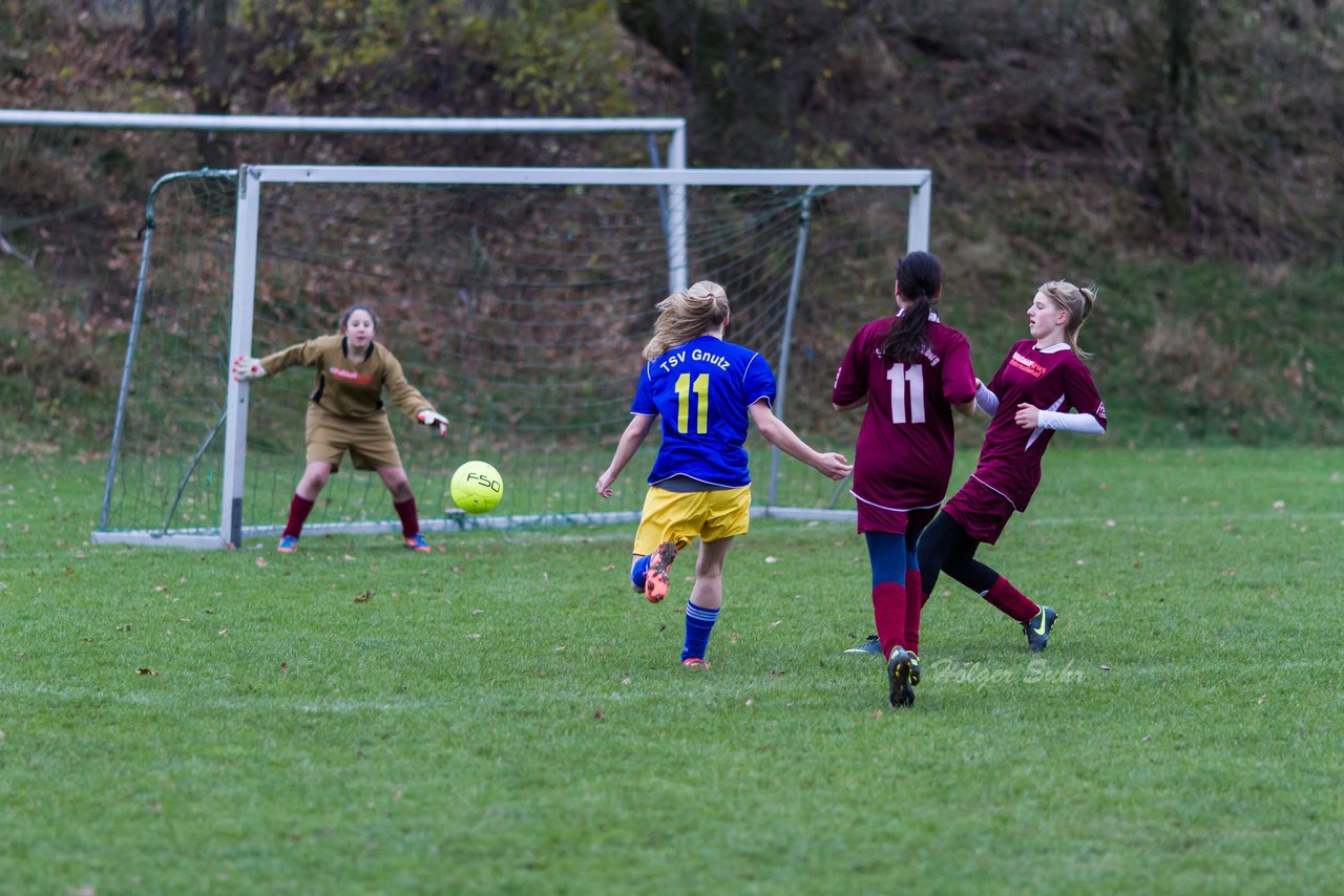 Bild 205 - B-Juniorinnen TSV Gnutz o.W. - SV Henstedt Ulzburg II : Ergebnis: ca. 5:0